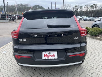 2025 Volvo XC40 Core Bright Theme