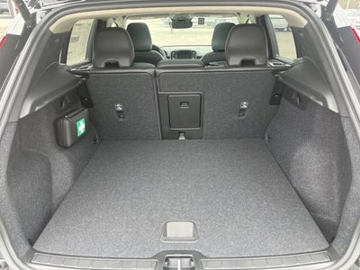 2025 Volvo XC40 Core Bright Theme