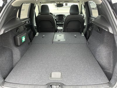 2025 Volvo XC40 Core Bright Theme