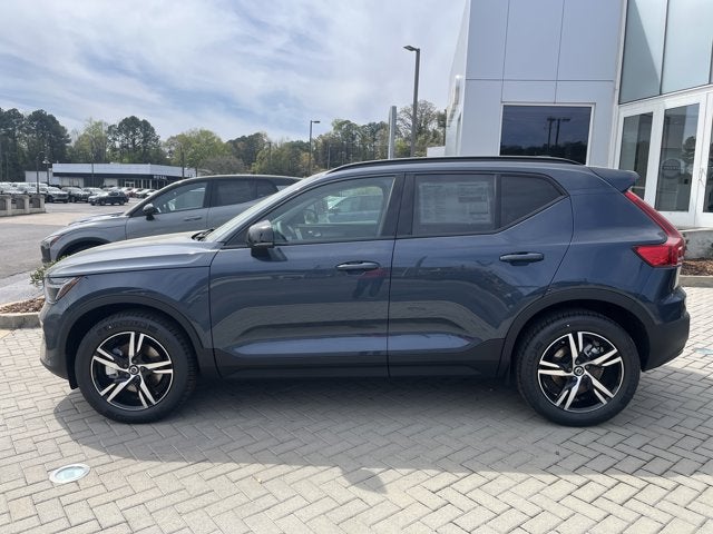 2026 Volvo XC40 Core
