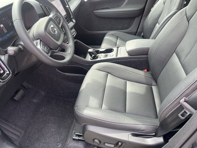 2026 Volvo XC40 Core