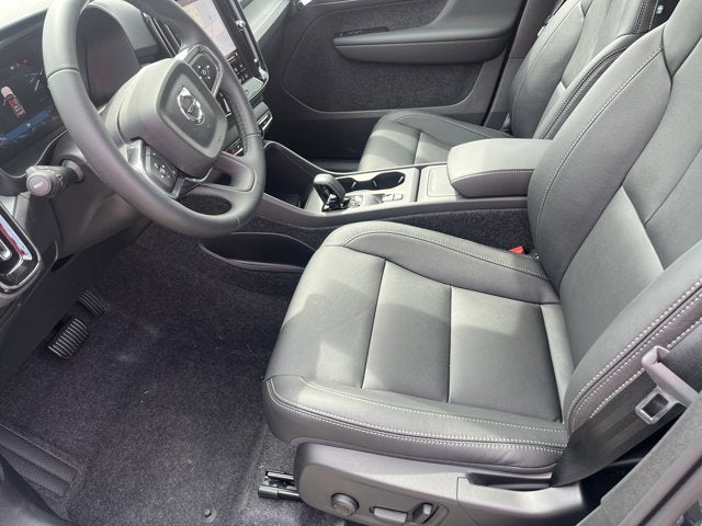 2026 Volvo XC40 Core