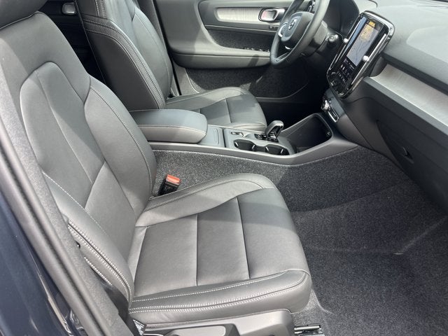 2026 Volvo XC40 Core