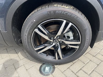 2026 Volvo XC40 Core