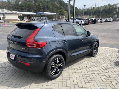 2026 Volvo XC40 Core