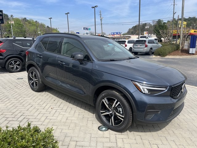 2026 Volvo XC40 Core
