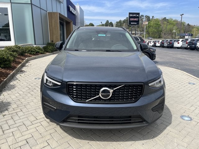 2026 Volvo XC40 Core