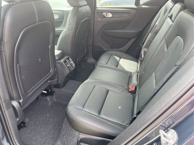 2026 Volvo XC40 Core