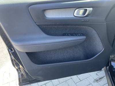 2026 Volvo XC40 Core