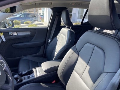 2026 Volvo XC40 Core