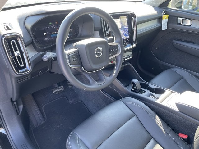 2026 Volvo XC40 Core