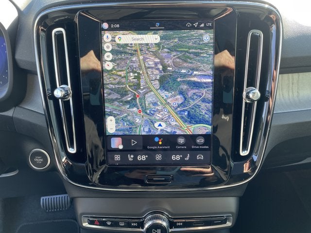 2026 Volvo XC40 Core