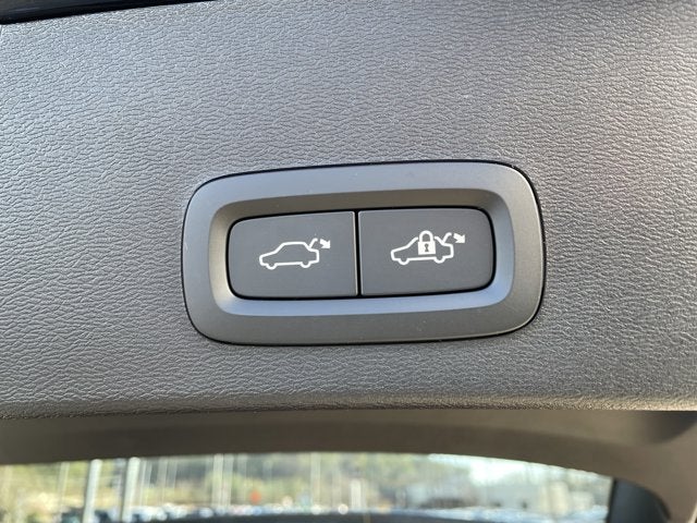 2026 Volvo XC40 Core