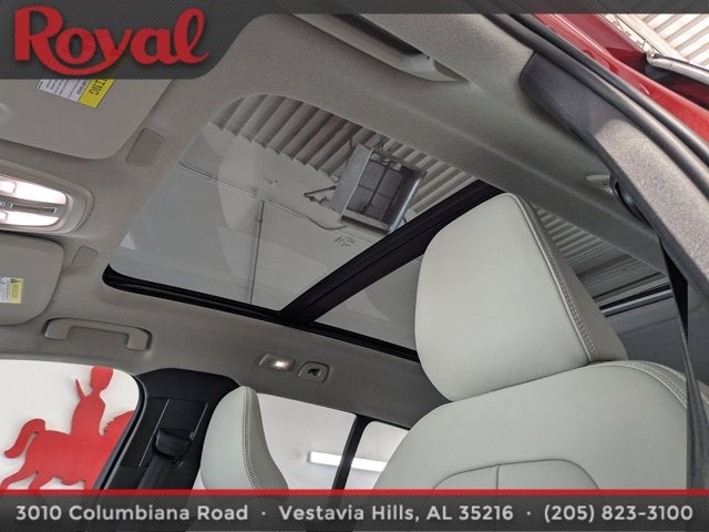 2024 Volvo XC40 Plus Dark Theme