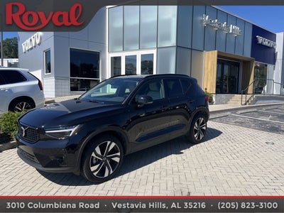 2025 Volvo XC40 Ultra Dark Theme