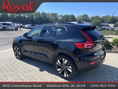2025 Volvo XC40 Ultra Dark Theme