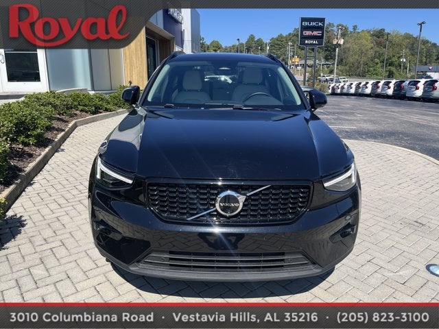 2025 Volvo XC40 Ultra Dark Theme