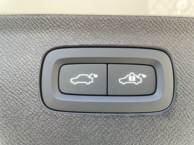 2026 Volvo XC90 Core