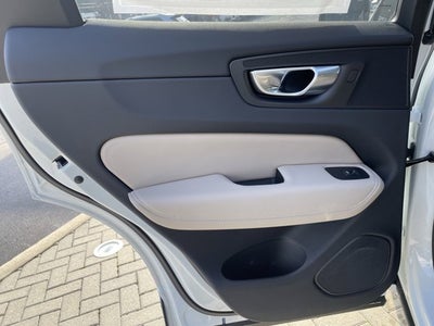 2026 Volvo XC60 Plus