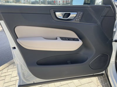 2026 Volvo XC60 Plus