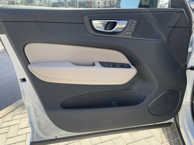 2026 Volvo XC60 Plus