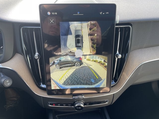 2026 Volvo XC60 Plus