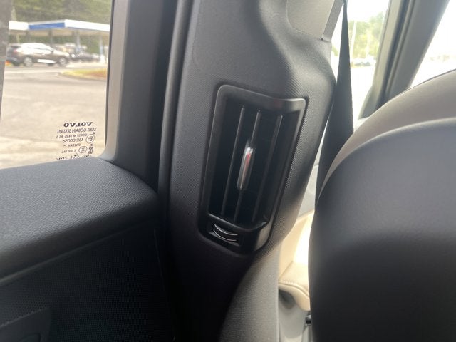 2026 Volvo XC60 Plus