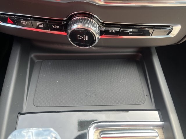 2026 Volvo XC60 Plus