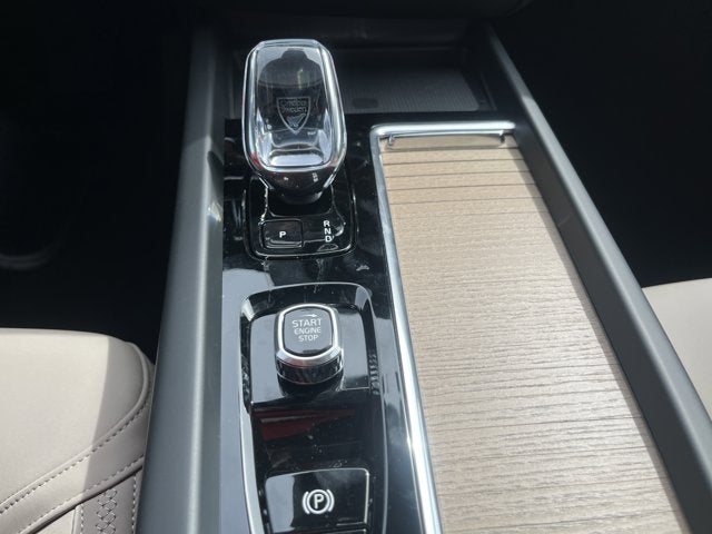 2026 Volvo XC60 Plus