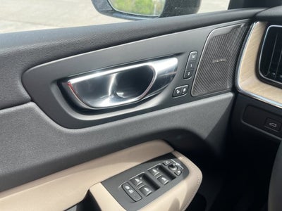 2026 Volvo XC60 Plus