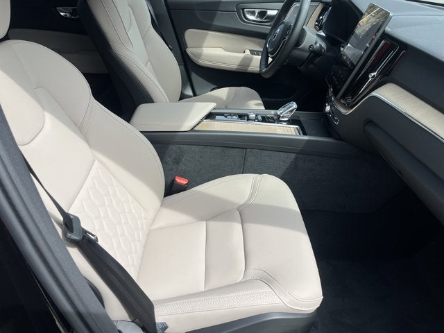 2026 Volvo XC60 Plus