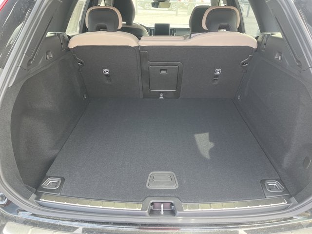 2026 Volvo XC60 Plus