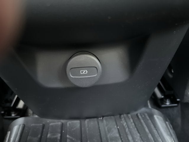 2026 Volvo XC60 Plus