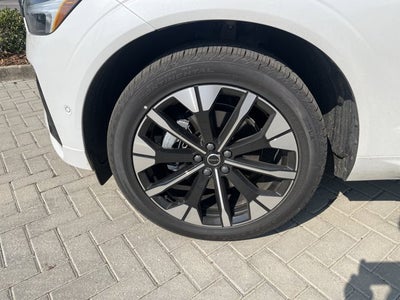2026 Volvo XC60 Plus