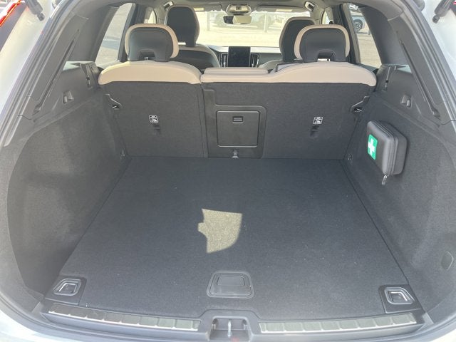 2026 Volvo XC60 Plus