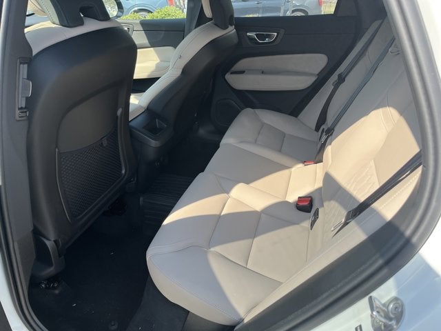 2026 Volvo XC60 Plus