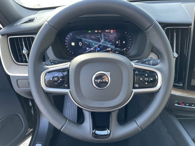 2026 Volvo XC60 Plus