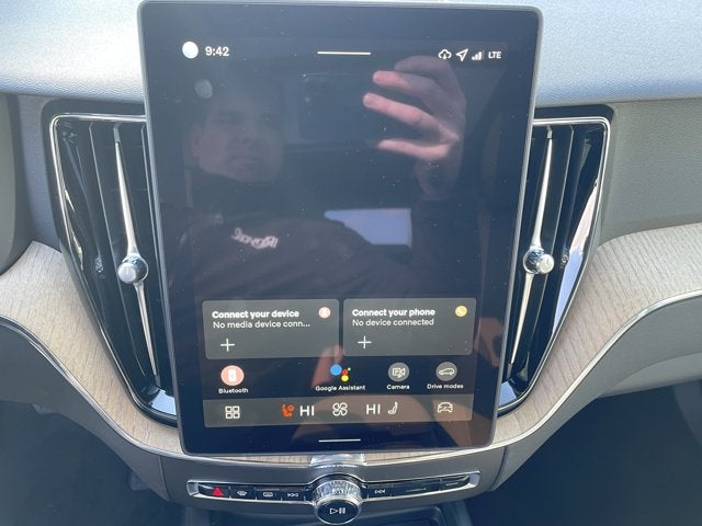 2026 Volvo XC60 Plus