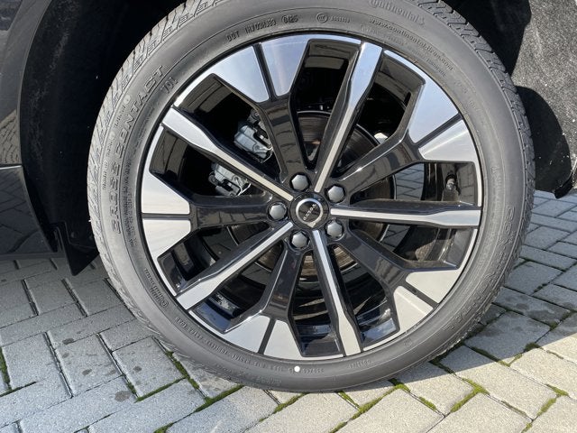 2026 Volvo XC60 Plus