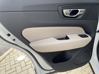 2026 Volvo XC60 Plus