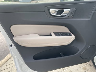 2026 Volvo XC60 Plus