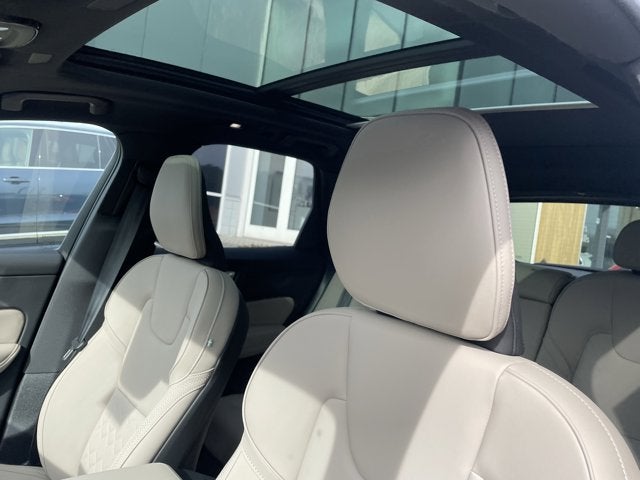 2026 Volvo XC60 Plus