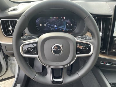 2026 Volvo XC60 Plus