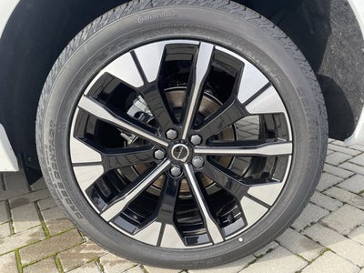 2026 Volvo XC60 Plus