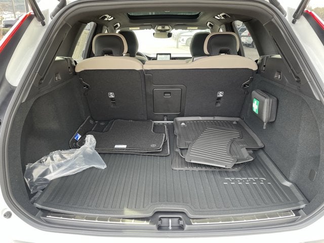 2026 Volvo XC60 Plus