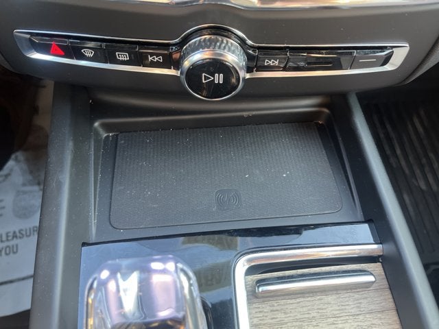 2026 Volvo XC60 Plus