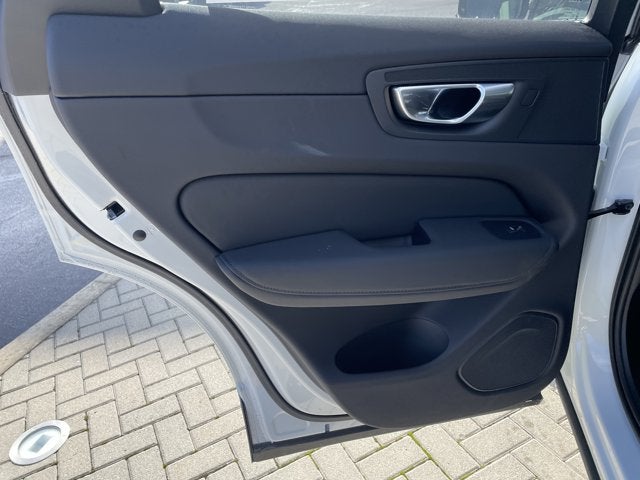 2026 Volvo XC60 Plus