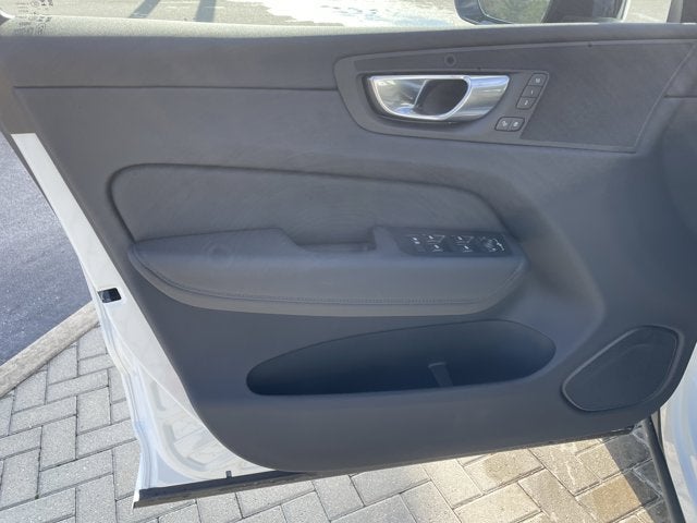 2026 Volvo XC60 Plus