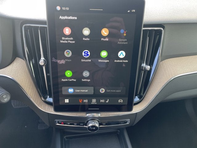 2026 Volvo XC60 Plus