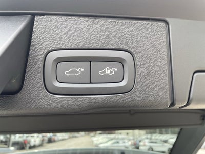 2026 Volvo XC60 Plus